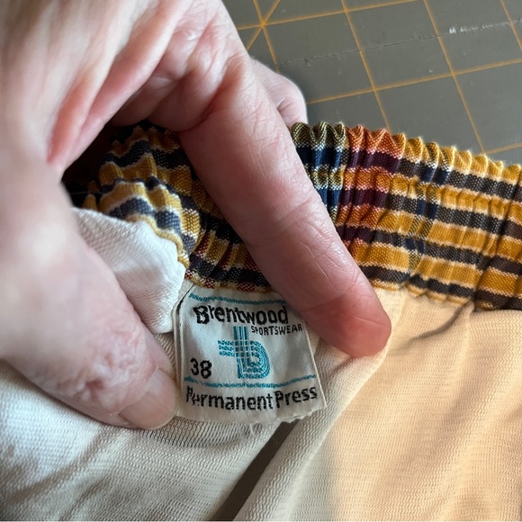 70s Plaid Board shorts Bathing suit Mens Unisex Brentwood stretches to 32" - Picture 6 of 9